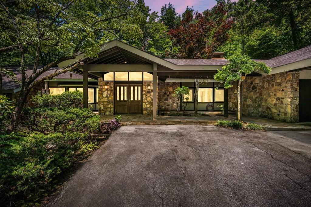 Bourbon Hollow Lodge With Hot Tub And Pool Plus Game Room Only 5 Min To Downtown Gatlinburg Exterior photo