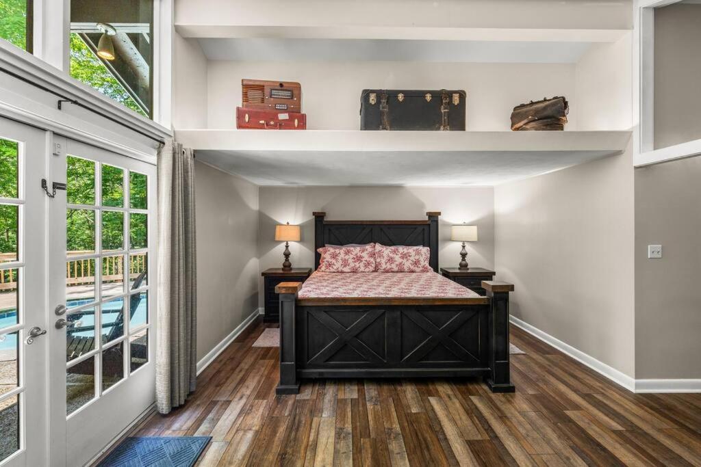 Bourbon Hollow Lodge With Hot Tub And Pool Plus Game Room Only 5 Min To Downtown Gatlinburg Exterior photo