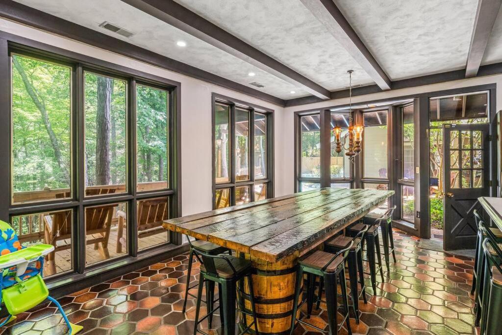 Bourbon Hollow Lodge With Hot Tub And Pool Plus Game Room Only 5 Min To Downtown Gatlinburg Exterior photo