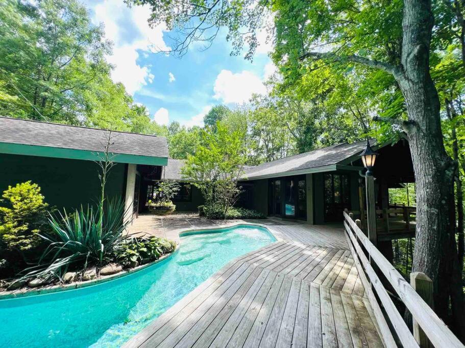 Bourbon Hollow Lodge With Hot Tub And Pool Plus Game Room Only 5 Min To Downtown Gatlinburg Exterior photo