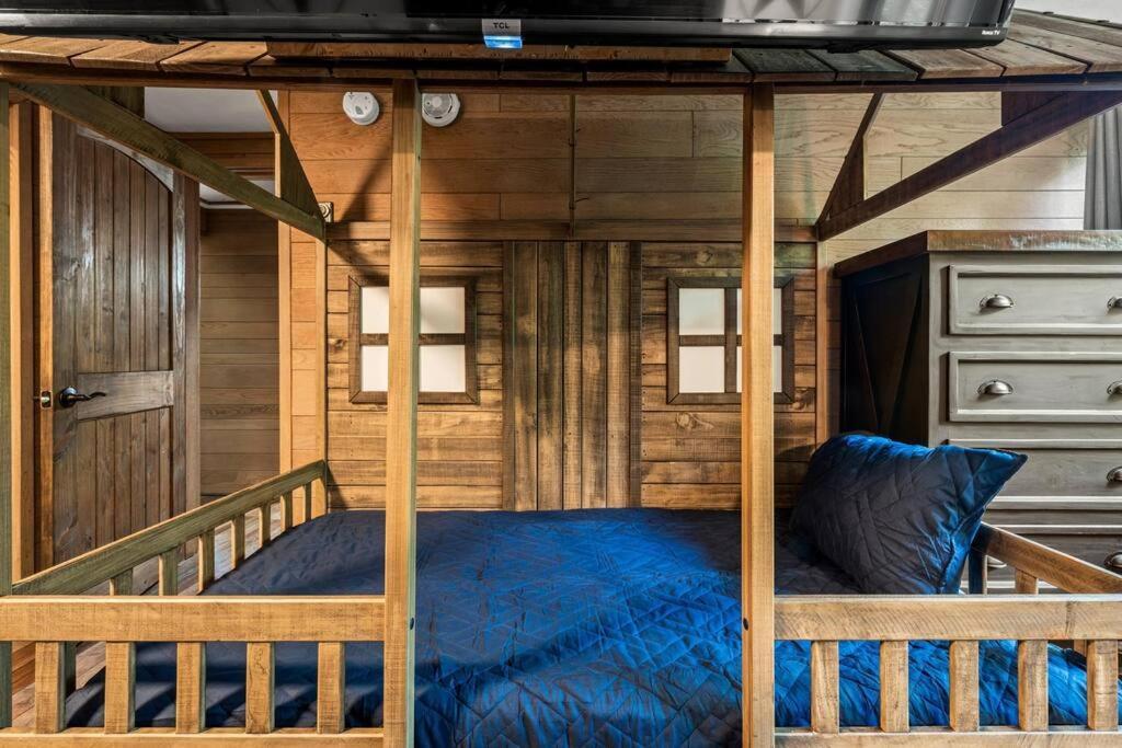 Bourbon Hollow Lodge With Hot Tub And Pool Plus Game Room Only 5 Min To Downtown Gatlinburg Exterior photo